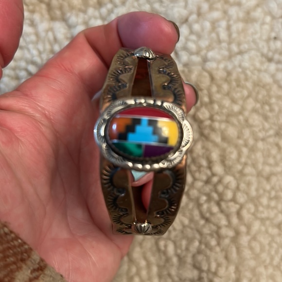 Vintage Navajo Sterling bracelet/cuff and earrings with stones - Picture 5 of 15